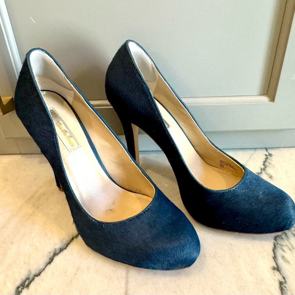 Navy calf hair pumps INC International Concepts size 9